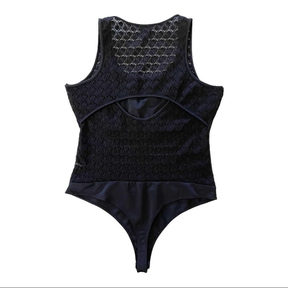 2B Bebe Lace Black Scoop Neck Stretch Bodysuit M/L - Picture 4 of 5